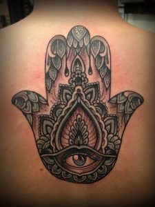 hamsa tattoo idea and meaning 3