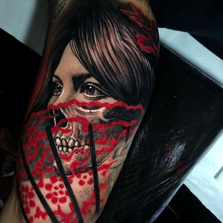 Tattoo Anansi Studio München Munich Haidhausen Mark Marci woman face mask fan skull horror beauty best colour realism portrait